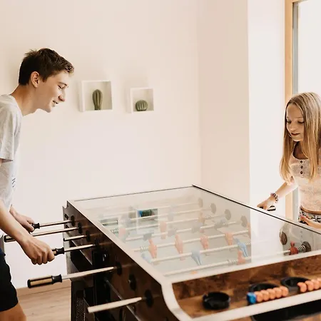 فندق Neubergerhof 4*