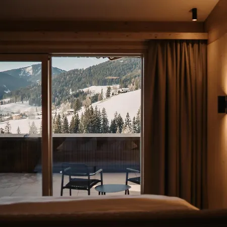 Hotell Neubergerhof 4*