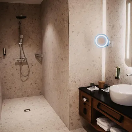 Neubergerhof 4*