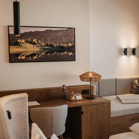 Neubergerhof فندق