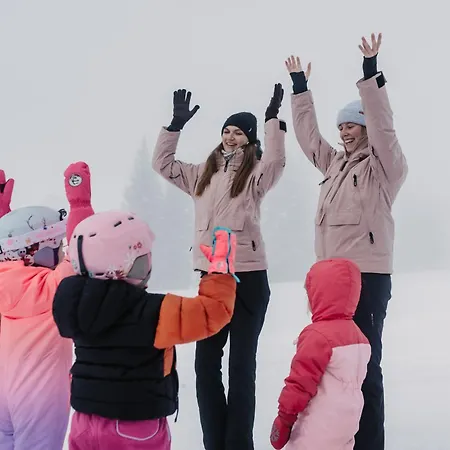 فندق Neubergerhof 4*