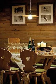 Neubergerhof Hotel 4*