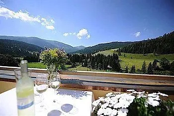 Neubergerhof Hotel 4*